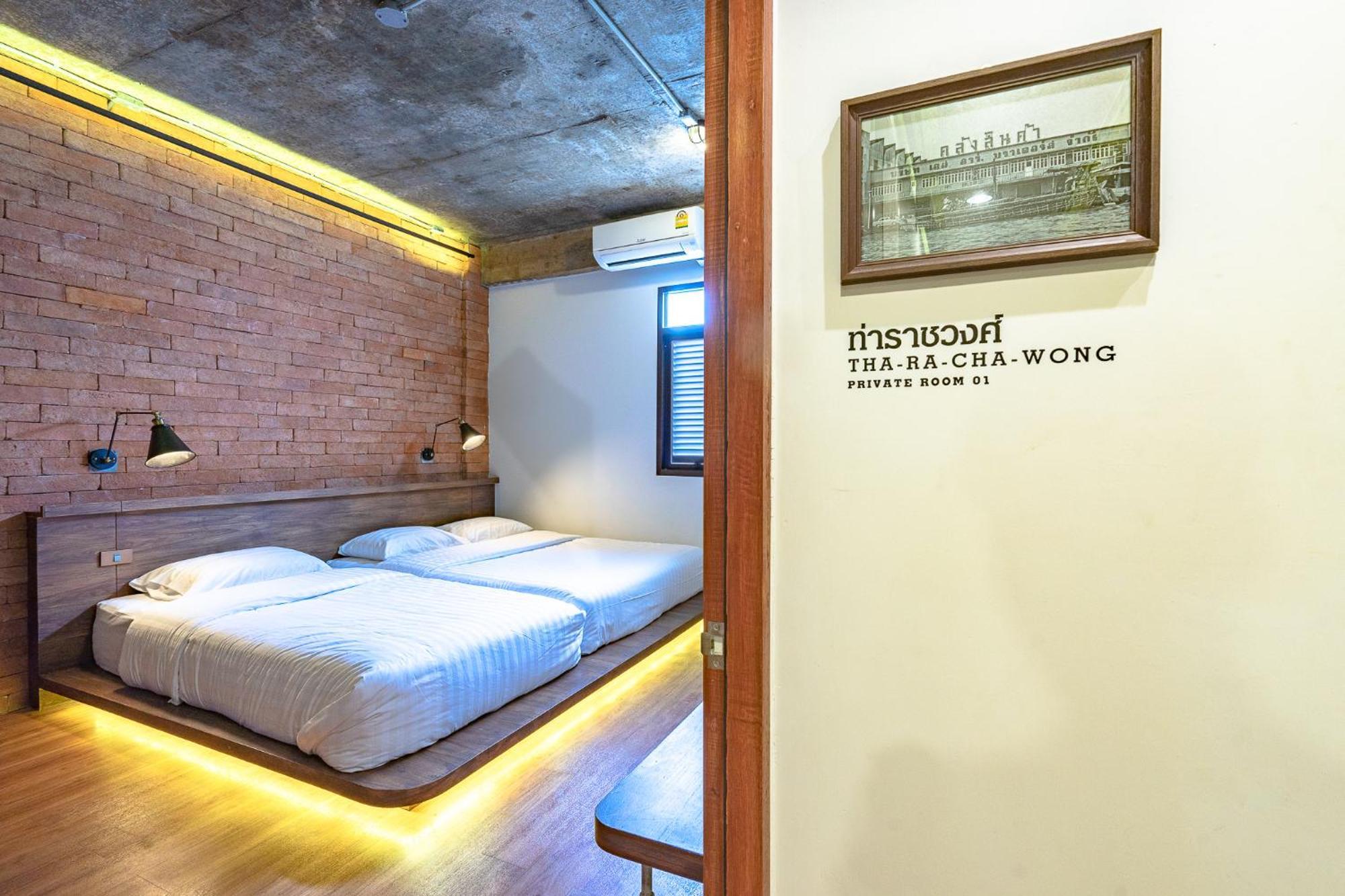 Siam Plug In Hostel Bangkok Bagian luar foto