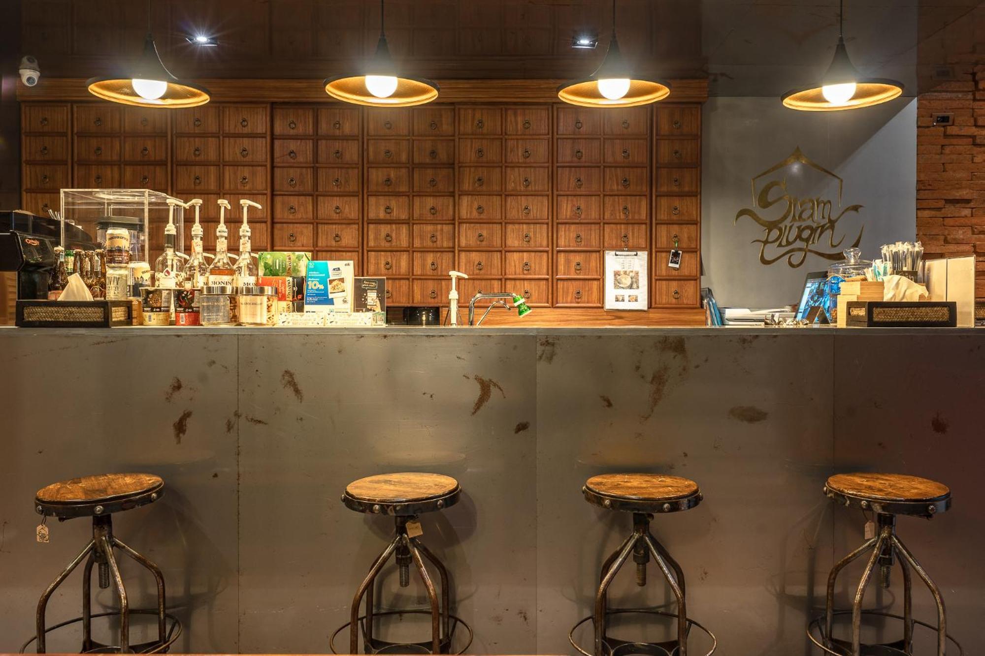 Siam Plug In Hostel Bangkok Bagian luar foto