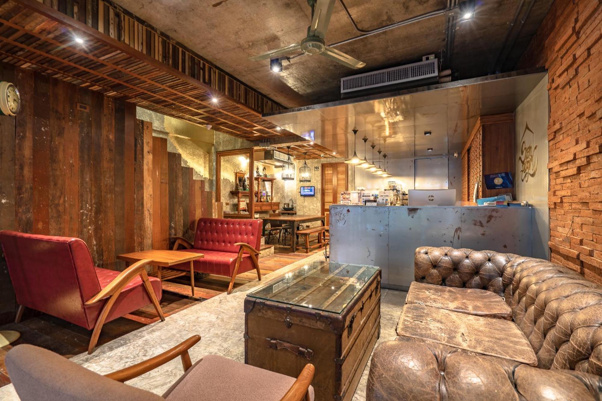 Siam Plug In Hostel Bangkok Bagian luar foto