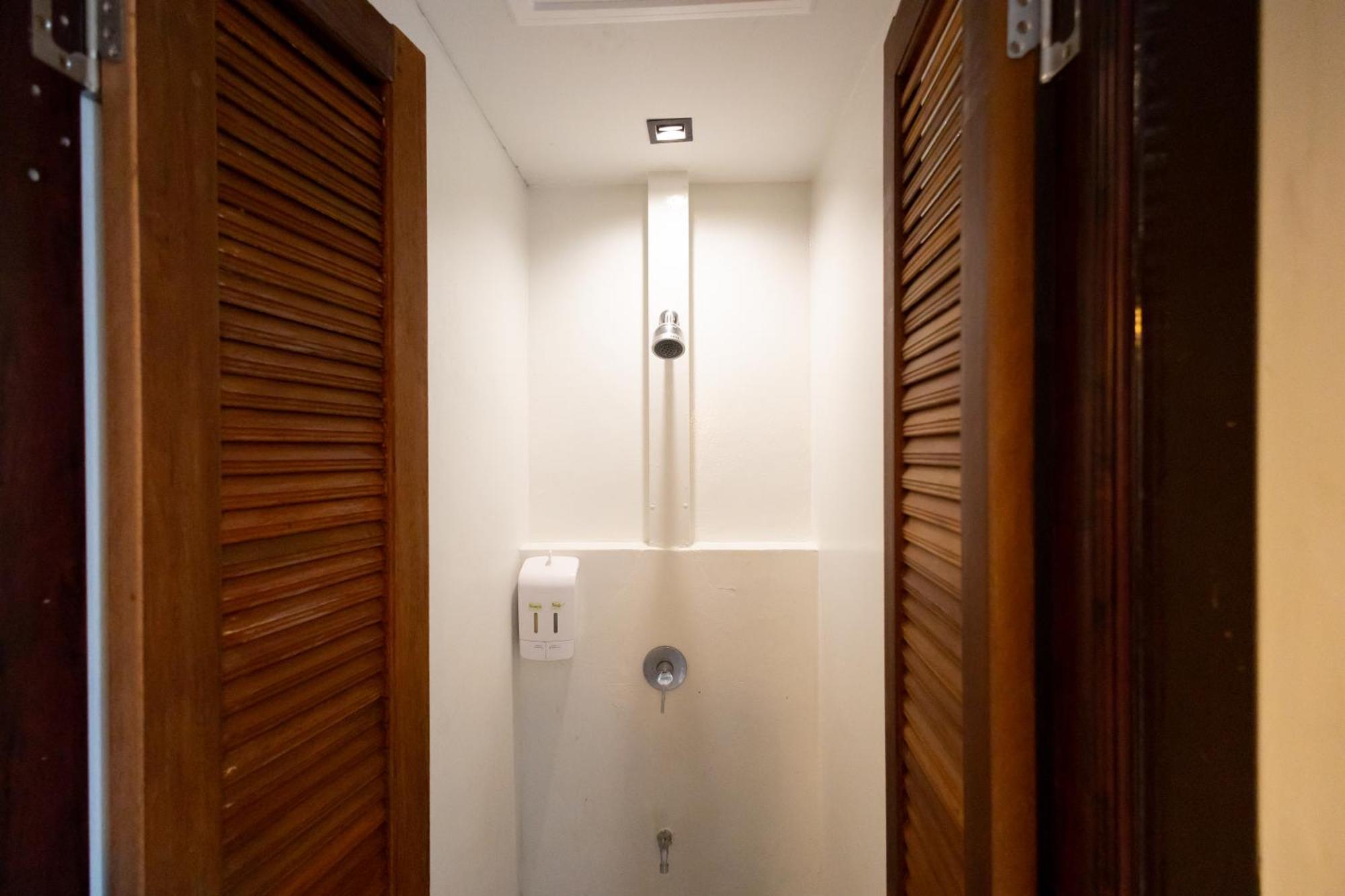 Siam Plug In Hostel Bangkok Bagian luar foto